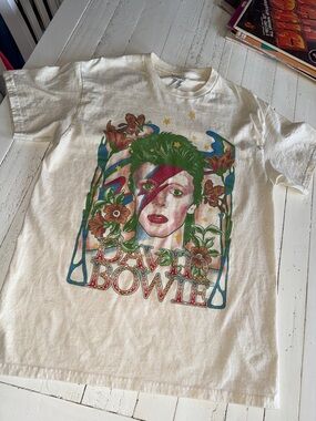 David Bowie Graphic Tee - White with Multicolor Print like new M